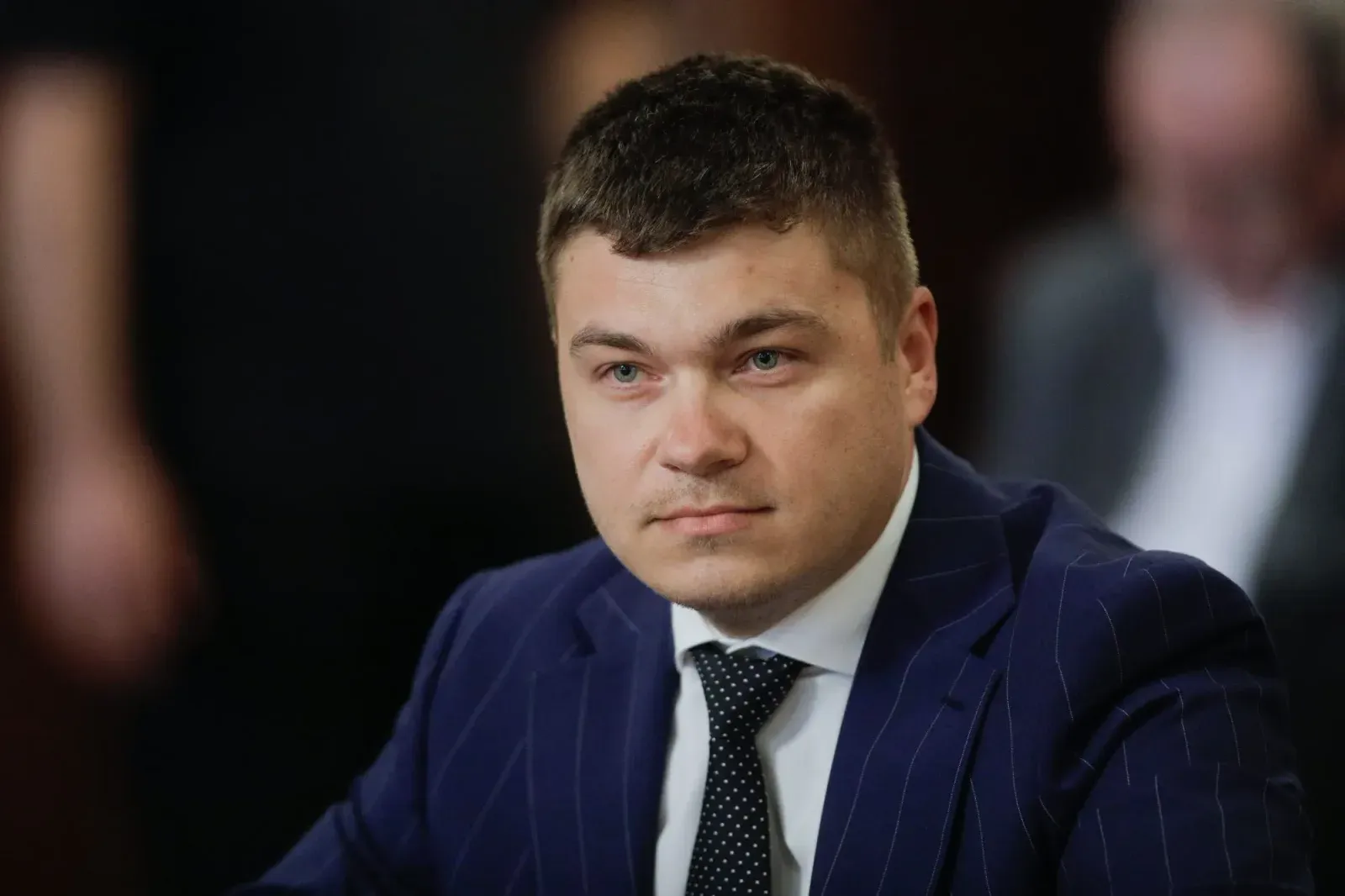Proprietarii care au închis balcoanele fără autorizație riscă amenzi dacă nu intră în legalitate, afirmă ministrul Dezvoltării
