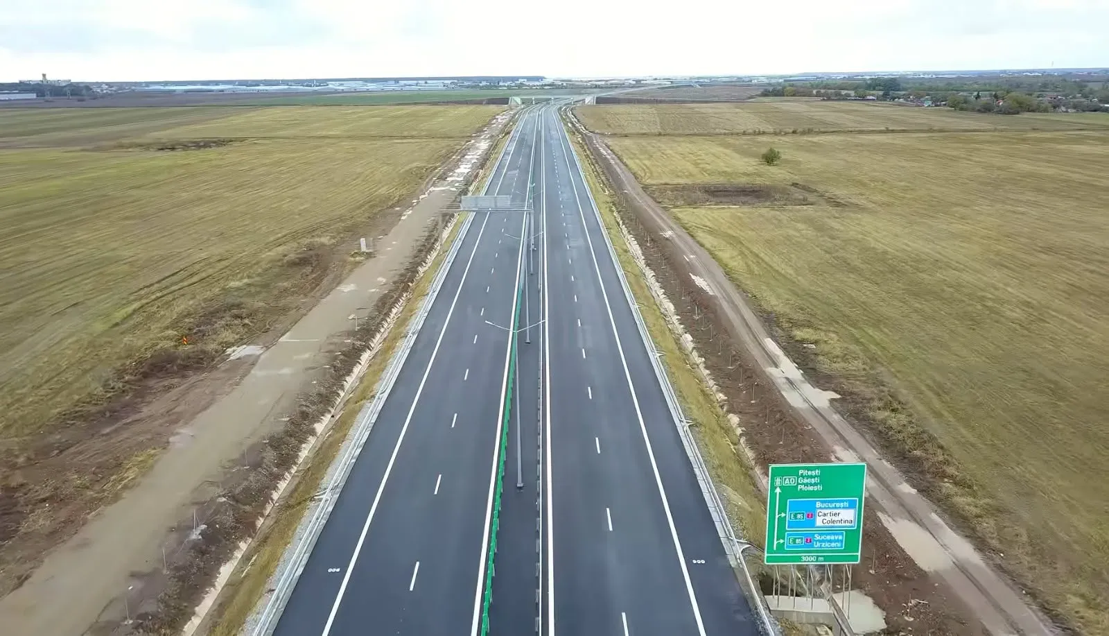 Lucrări pe lotul 3 din A0 Nord: se montează parapetele între Afumați și Pantelimon
