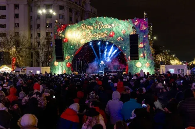 Restricții de trafic în zona Pieței Constituției pentru montarea Târgului de Crăciun